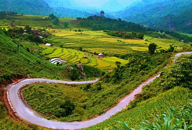 Tour Đông Bắc 5 Ngày 4 Đêm: Hà Giang – Thác Bản Giốc – Hồ Ba Bể trọn gói 2026