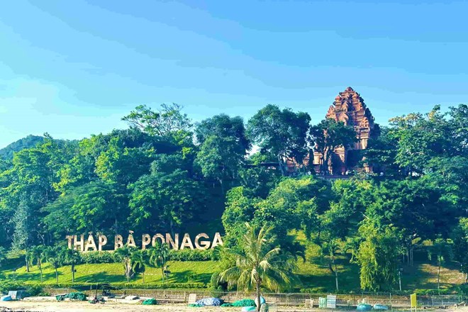 Du Lịch Nha Trang - Đà Lạt 5N4Đ: Du Ngoạn Bãi Tranh, Thăm Tháp Bà Ponagar, Vui Chơi Puppy Farm Và Green Hill