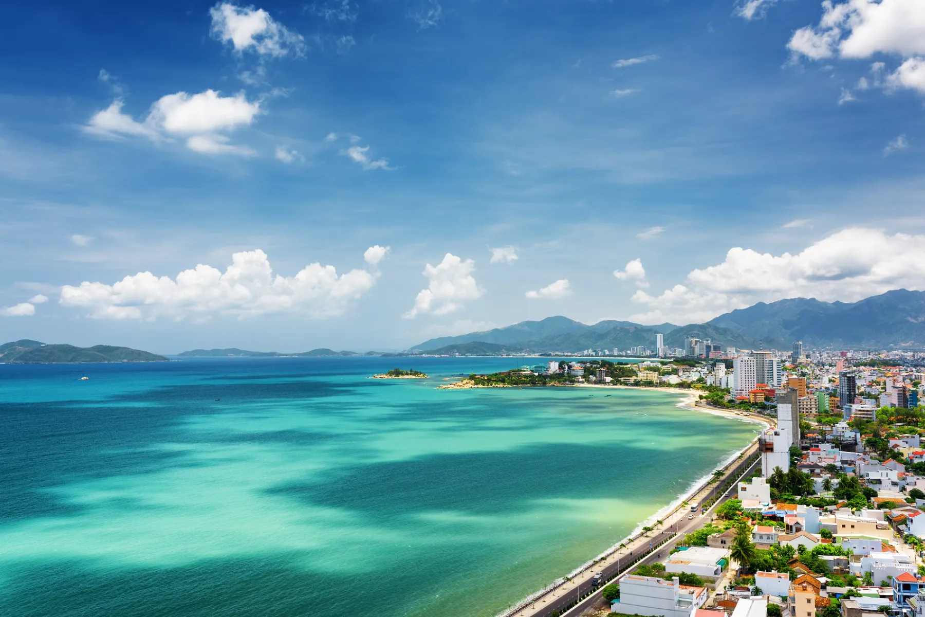 Hành Trình Khám Phá Nha Trang – Mũi Né 4 Ngày 3 Đêm: Biển Xanh Vẫy Gọi Và Tiểu Sa Mạc Hoang Sơ