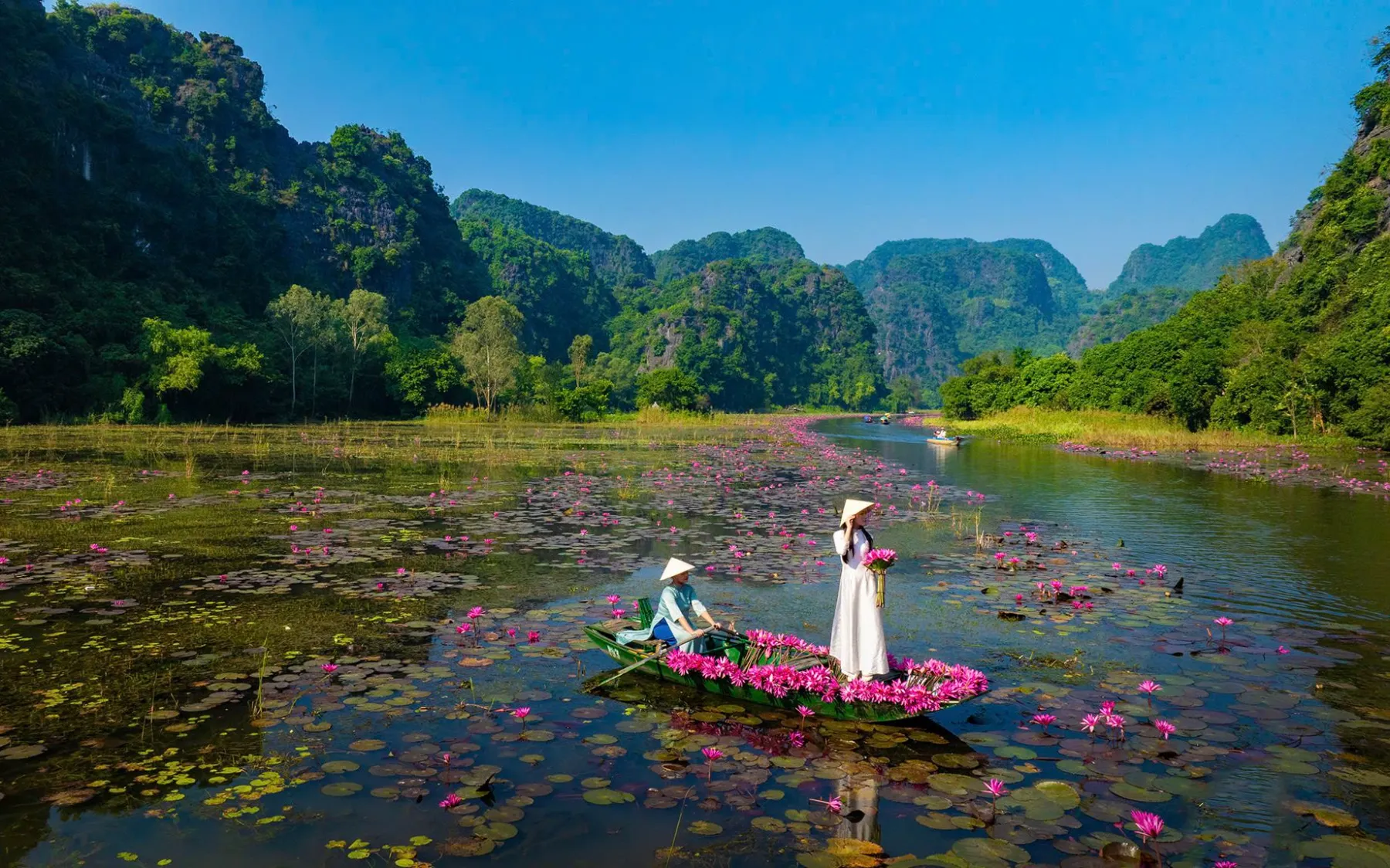 TOUR ĐẶC SẮC PHƯƠNG BẮC 5N4Đ: CHINH PHỤC ĐỈNH FANSIPAN "NÓC NHÀ ĐÔNG DƯƠNG", DU NGOẠN VỊNH KỲ QUAN HẠ LONG & DANH THẮNG TRÀNG AN NINH BÌNH